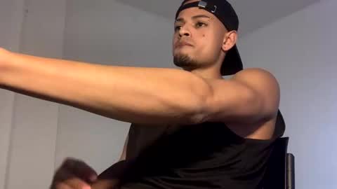 Snapshot of pablocruz2000 chatting on October 25, 10:21 pm LoneWolf online show from October 25, 10:21 pm