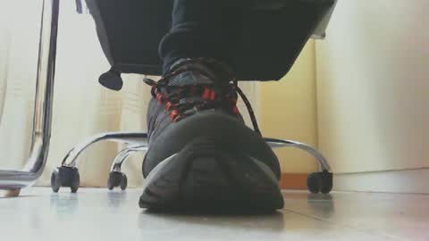 Snapshot of pablomenesssl chatting on February 6, 10:25 am Pablo Meness online show from February 6, 10:25 am