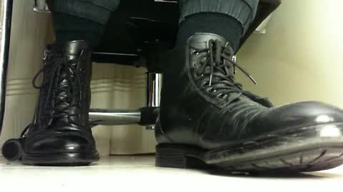 Snapshot of pablomenesssl chatting on February 21, 12:38 am Pablo Meness online show from February 21, 12:38 am