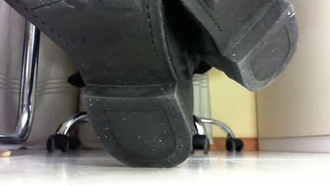 Snapshot of pablomenesssl chatting on February 17, 9:00 pm Pablo Meness online show from February 17, 9:00 pm