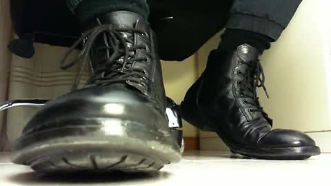 Snapshot of pablomenesssl chatting on February 20, 5:20 pm Pablo Meness online show from February 20, 5:20 pm