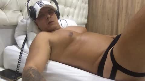 paisaexotico online show from September 27, 2:42 am