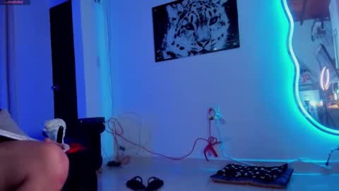 LIAN AND JACK online show from November 4, 5:20 am