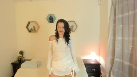 Paloma  online show from January 15, 9:01 pm