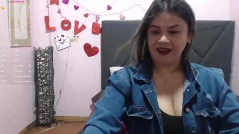 pamela_echeverria online show from March 21, 11:26 am