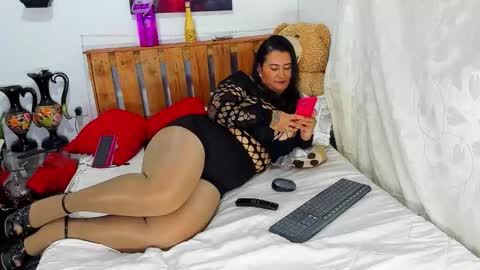 Pamela online show from September 14, 8:10 pm