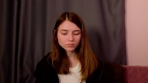 daniella online show from October 25, 7:47 pm