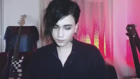 In bio online show from December 3, 4:35 am