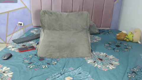 Paola Stone online show from November 11, 1:30 am