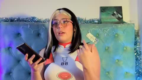 Paola Lyon online show from January 9, 7:08 pm