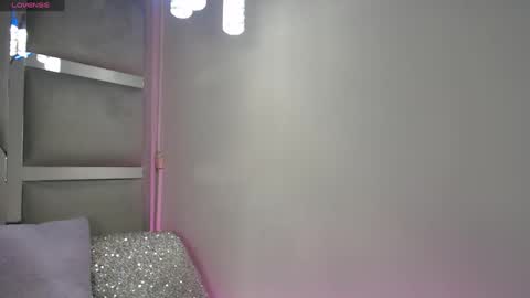 Paola Lyon online show from March 8, 12:09 pm