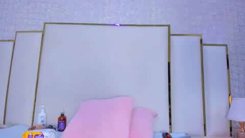 Paola  online show from November 28, 12:45 pm