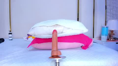 Paola  online show from September 11, 1:34 pm