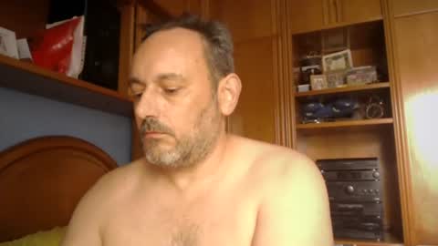 papicalientepolla online show from June 19, 9:37 am