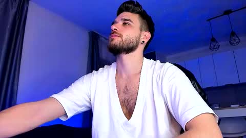 Paris online show from January 8, 1:00 am