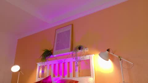 PARIS online show from December 16, 9:43 pm