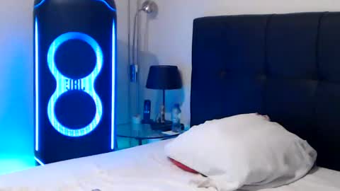 Sexy Prinsesje Celina and my Boyfriend Fred  Follow Passiekoppel on TwitterREAD BIO online show from February 7, 5:18 pm