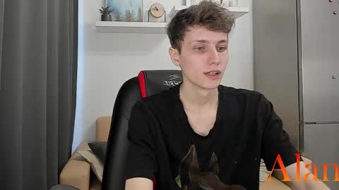 Snapshot of passionprince69 chatting on October 5, 10:01 am Alan online show from October 5, 10:01 am