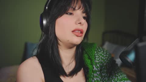 Snapshot of patricia_bennett chatting on January 1, 7:43 pm Patricia online show from January 1, 7:43 pm