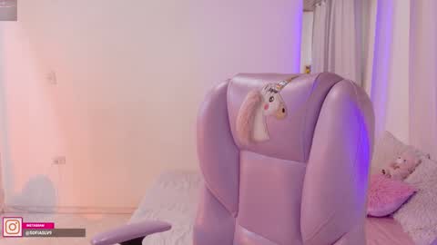 Sofa online show from October 16, 9:35 pm