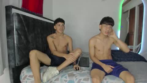 paul_tony13 online show from May 12, 4:38 pm