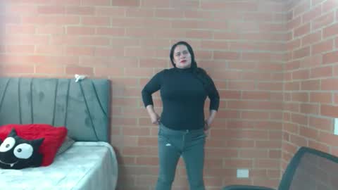 paula__117 online show from April 27, 9:01 pm