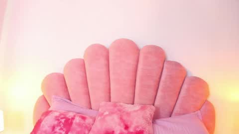 Paula   online show from April 13, 9:19 pm