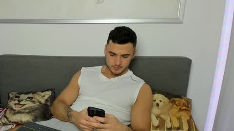 paulblack021 online show from February 2, 9:45 pm