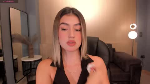 Paulina Santos  online show from March 11, 7:03 pm