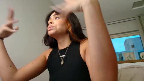 paulinne_clark online show from February 26, 9:07 pm