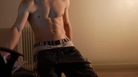 paulkellerr online show from March 8, 7:51 pm