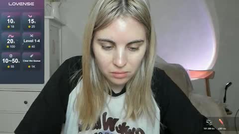 Allisses online show from December 19, 8:10 am