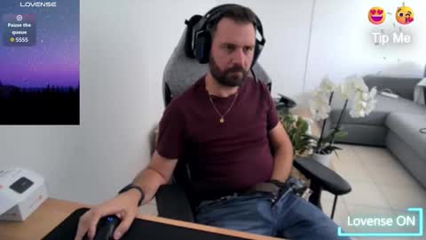 Snapshot of pc92160 chatting on October 26, 12:17 pm pc92160 online show from October 26, 12:17 pm
