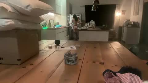 Effyyyyy online show from December 6, 9:49 am