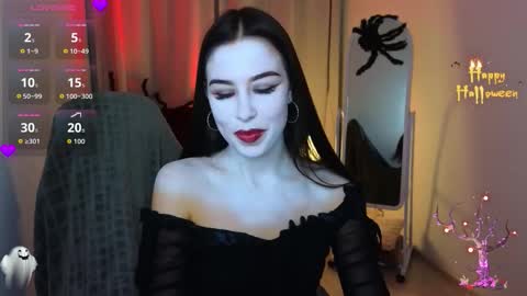 Chloe online show from October 31, 2:50 pm