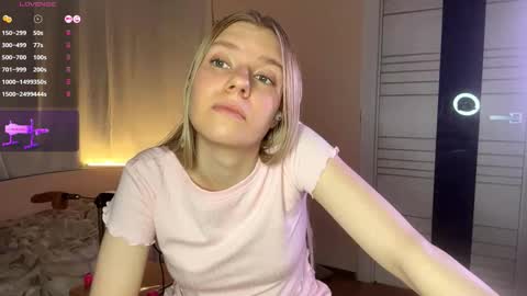 Mary online show from November 18, 5:49 pm