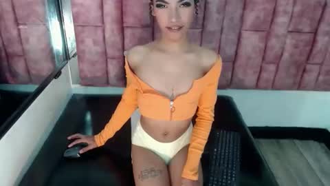 Penelopee Rouse online show from October 27, 8:31 pm