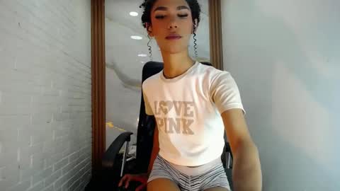 Penelopee Rouse online show from October 1, 8:41 pm