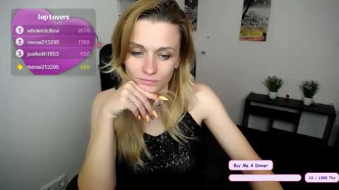 Snapshot of peppymia chatting on October 24, 6:25 am Mia online show from October 24, 6:25 am