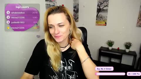 Mia online show from October 28, 7:09 am