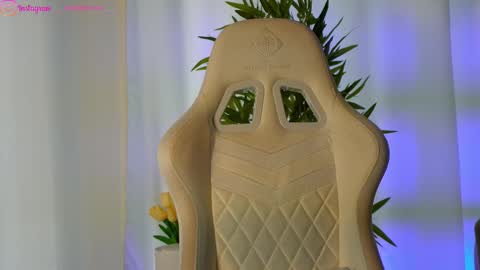 Dee online show from March 1, 10:02 am