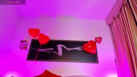 Perla online show from February 28, 2:37 am