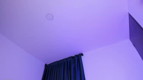 Perla online show from December 17, 12:06 am