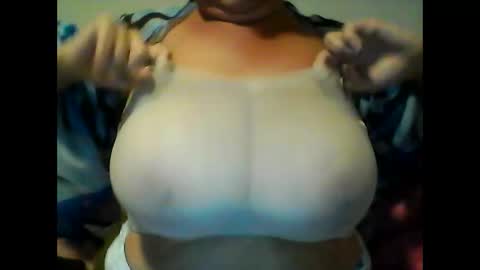 perlita070822 online show from February 1, 4:24 am