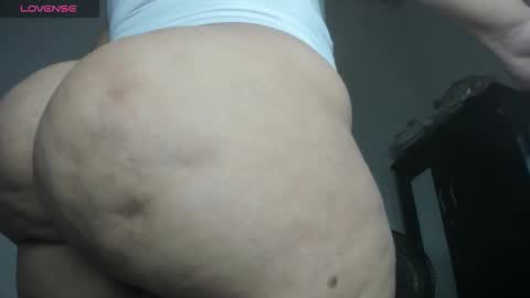 Snapshot of pervertt_mommy chatting on October 17, 6:01 pm  Alexandra  online show from October 17, 6:01 pm