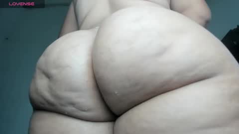 Snapshot of pervertt_mommy chatting on February 13, 10:02 am  Alexandra  online show from February 13, 10:02 am