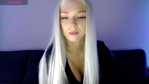 Isabella online show from January 21, 4:05 pm