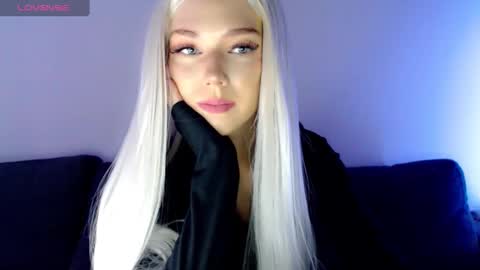 Isabella online show from January 12, 11:50 am