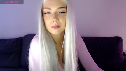 Isabella online show from December 18, 12:07 pm