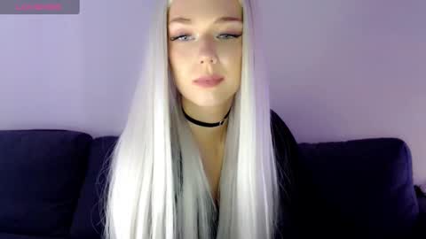 Isabella online show from January 4, 12:05 pm